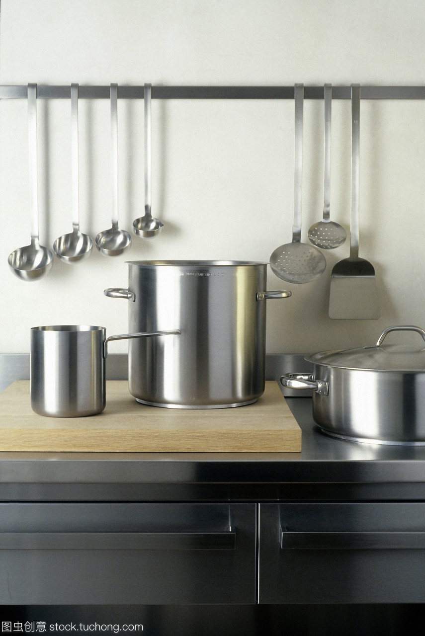 廚房用具全覽 從烹飪到清潔的必備工具